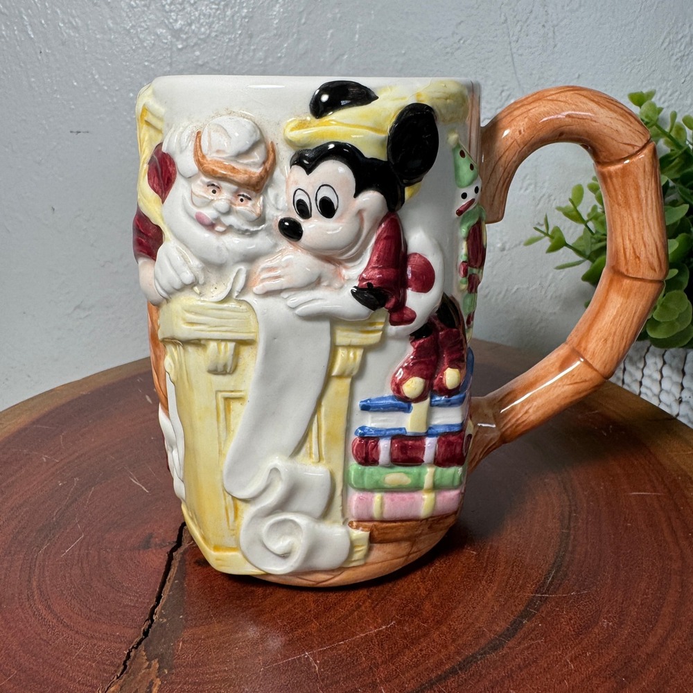 Disney Mickey Mouse Santa Claus 3D Relief Christmas Mug Ceramic Coffee Cup 5in